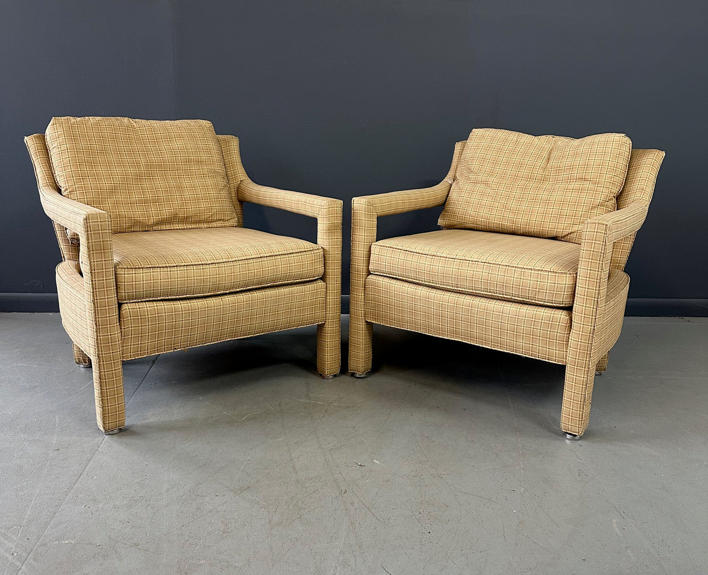 Pair of Mid-Century Drexel Parsons-Style Lounge Chairs with Curved Backs