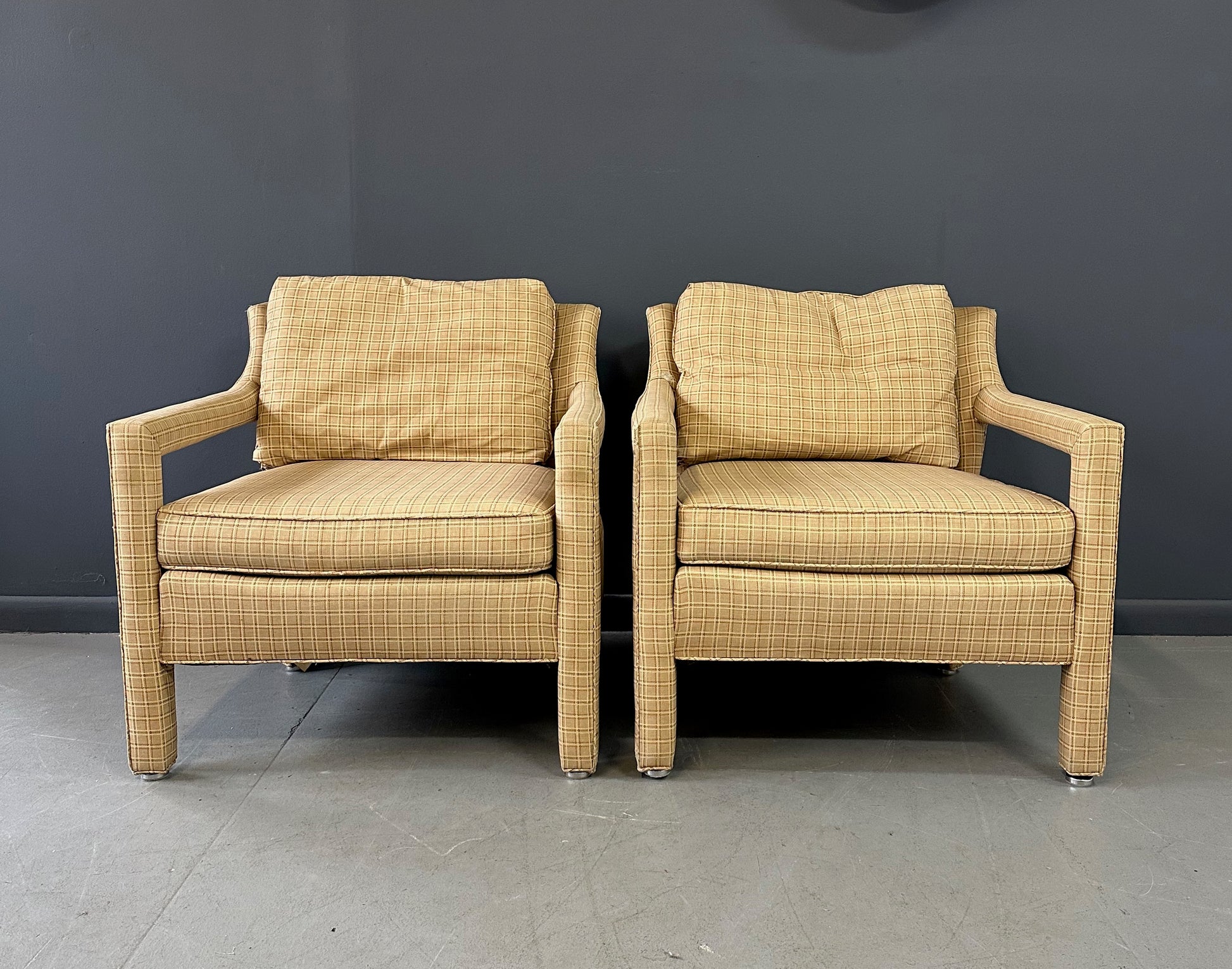 Pair of Mid-Century Drexel Parsons-Style Lounge Chairs with Curved Backs