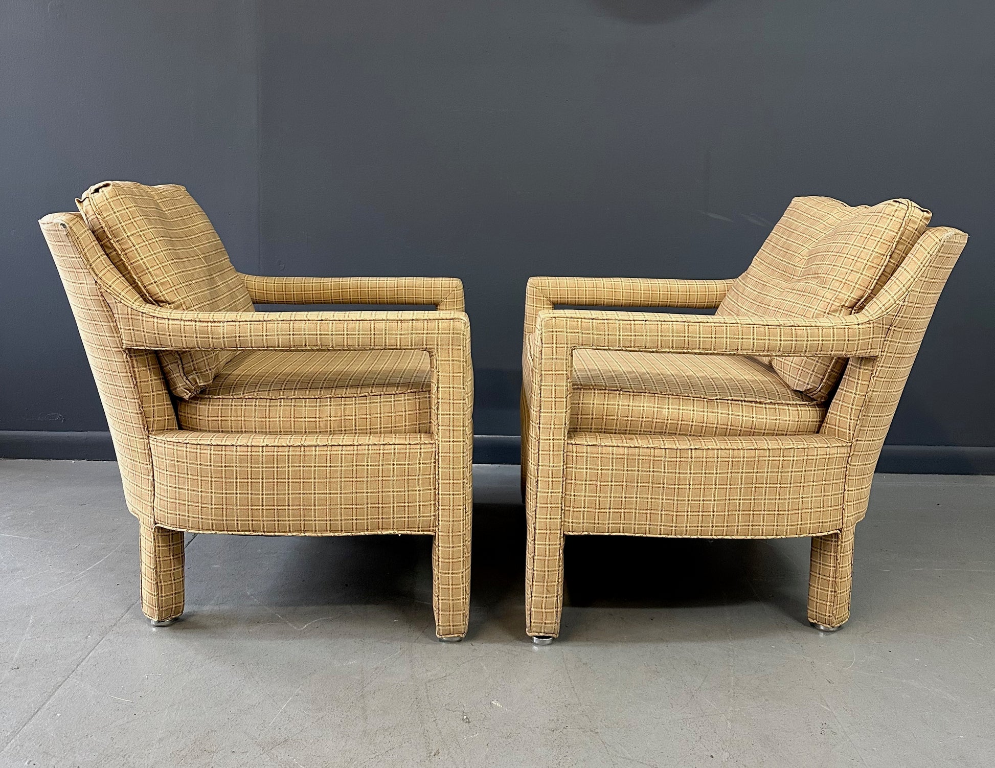 Pair of Mid-Century Drexel Parsons-Style Lounge Chairs with Curved Backs