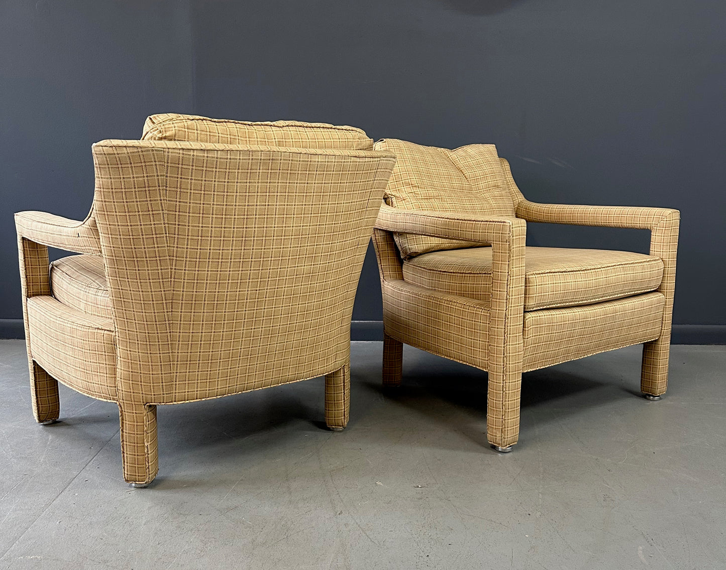 Pair of Mid-Century Drexel Parsons-Style Lounge Chairs with Curved Backs