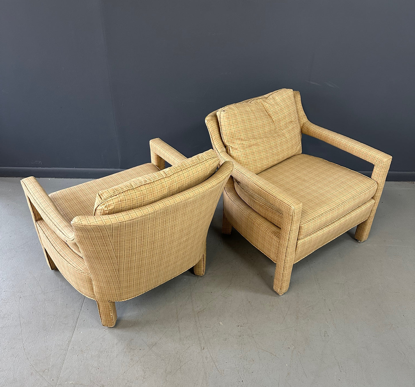 Pair of Mid-Century Drexel Parsons-Style Lounge Chairs with Curved Backs