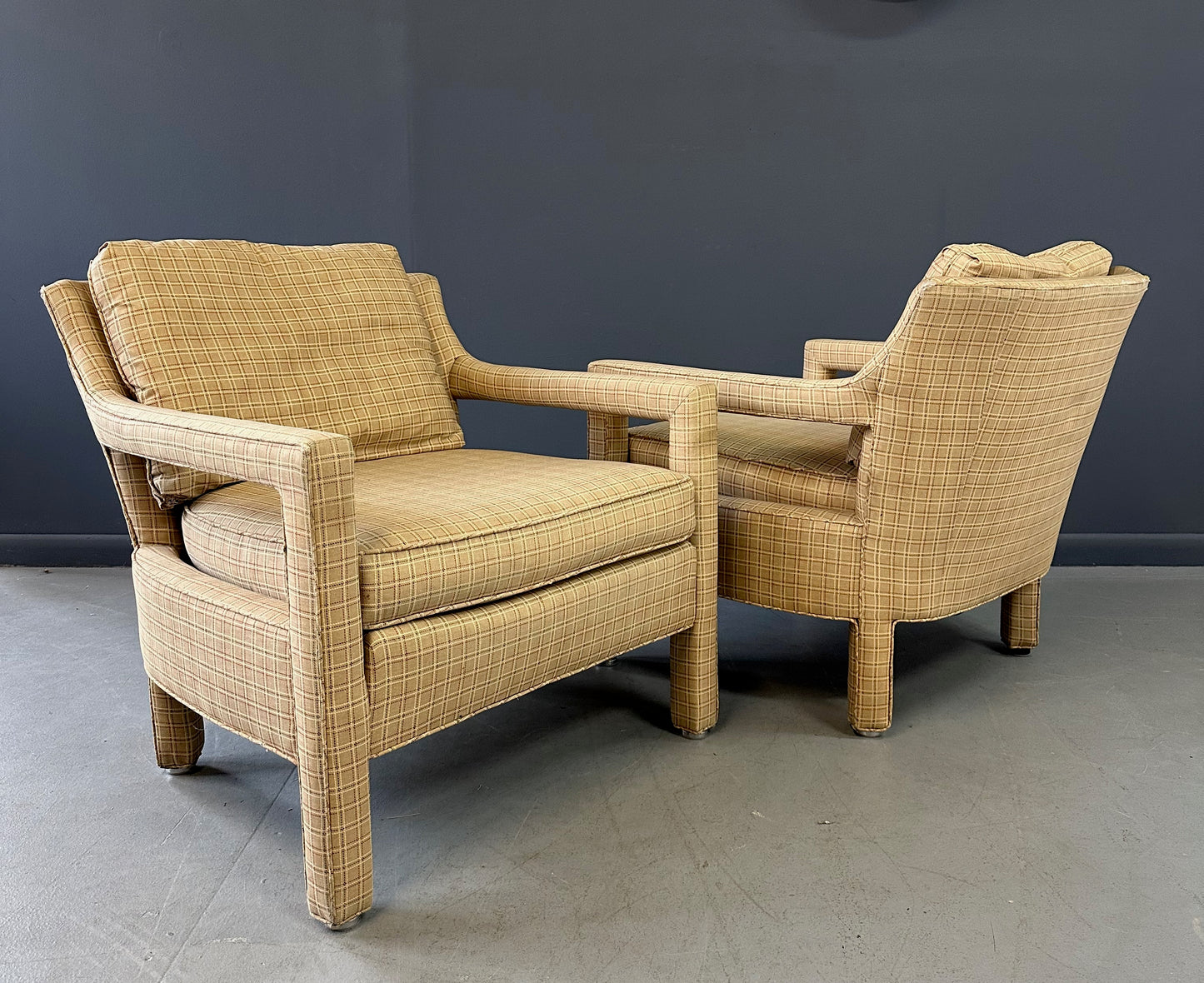 Pair of Mid-Century Drexel Parsons-Style Lounge Chairs with Curved Backs