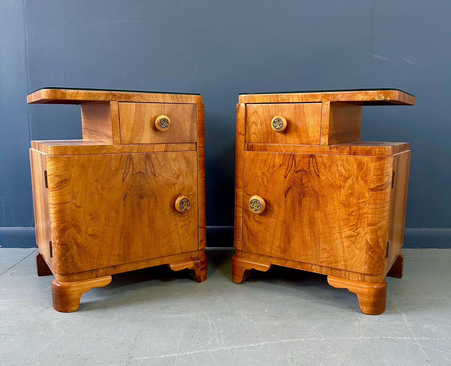 SOLD – Art Deco Sculptural Nightstands With Bookmatched Burl Veneer