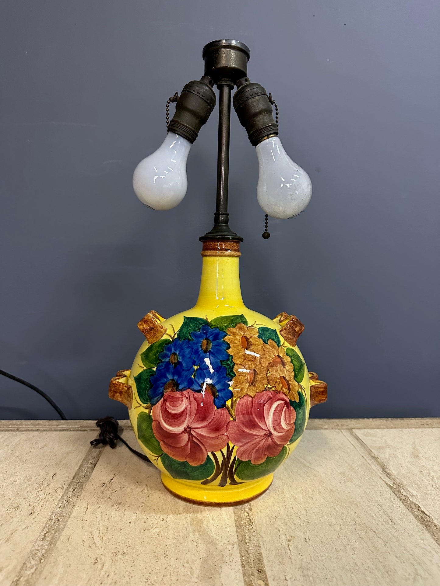 Cantagalli Renaissance Revival Majolica Table Lamp – Hand-Painted Yellow Ceramic Base with Vibrant Floral Design