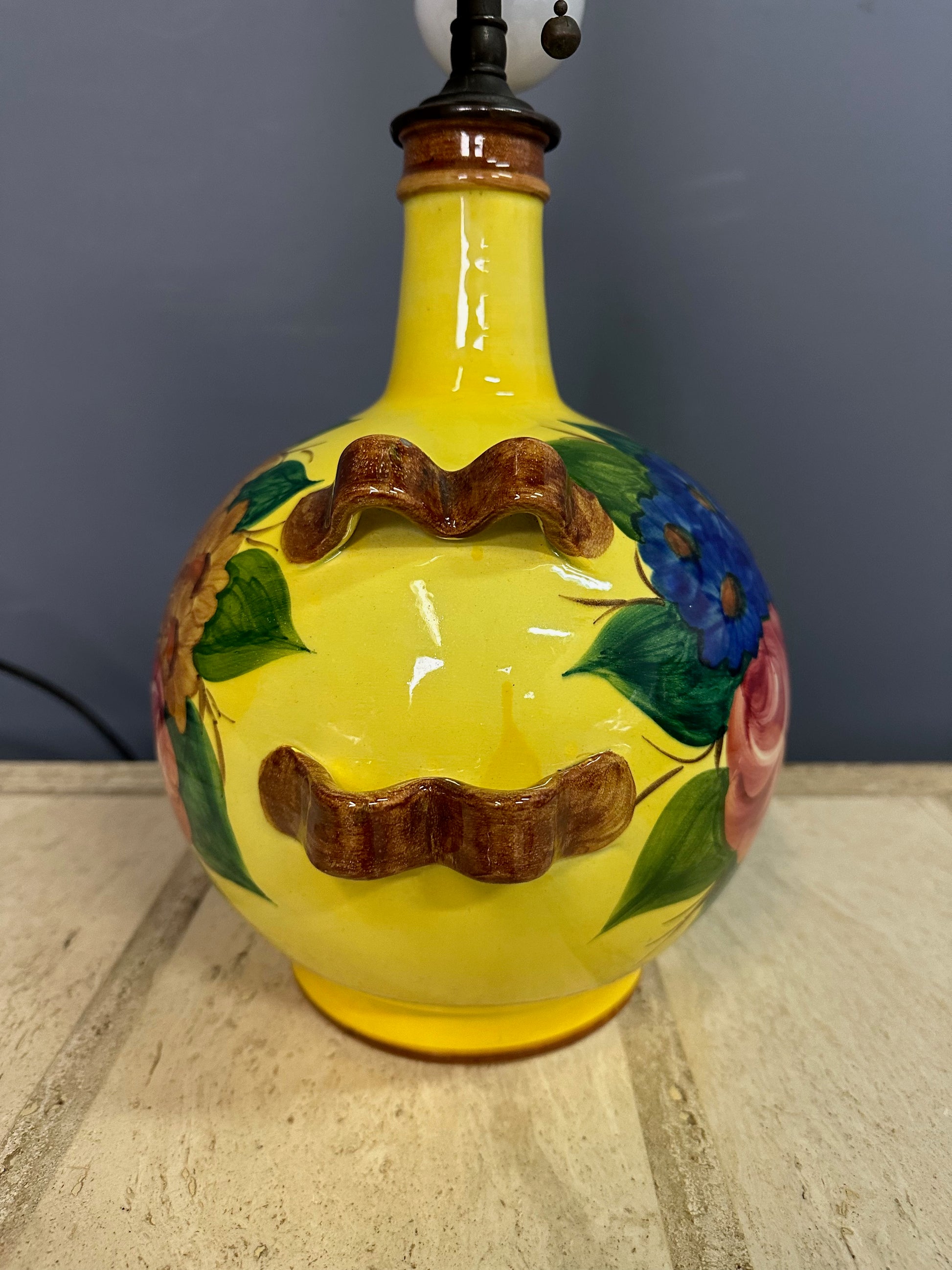 Cantagalli Renaissance Revival Majolica Table Lamp – Hand-Painted Yellow Ceramic Base with Vibrant Floral Design