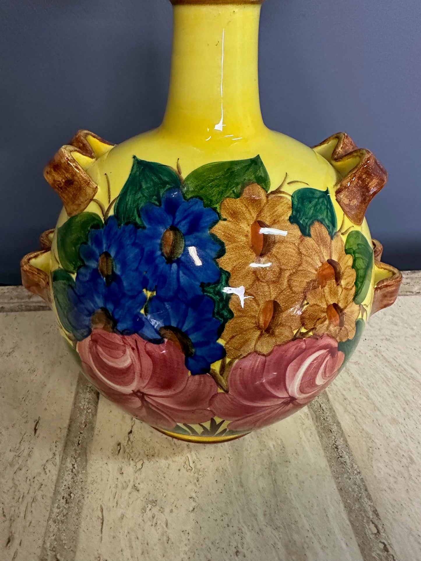 Cantagalli Renaissance Revival Majolica Table Lamp – Hand-Painted Yellow Ceramic Base with Vibrant Floral Design