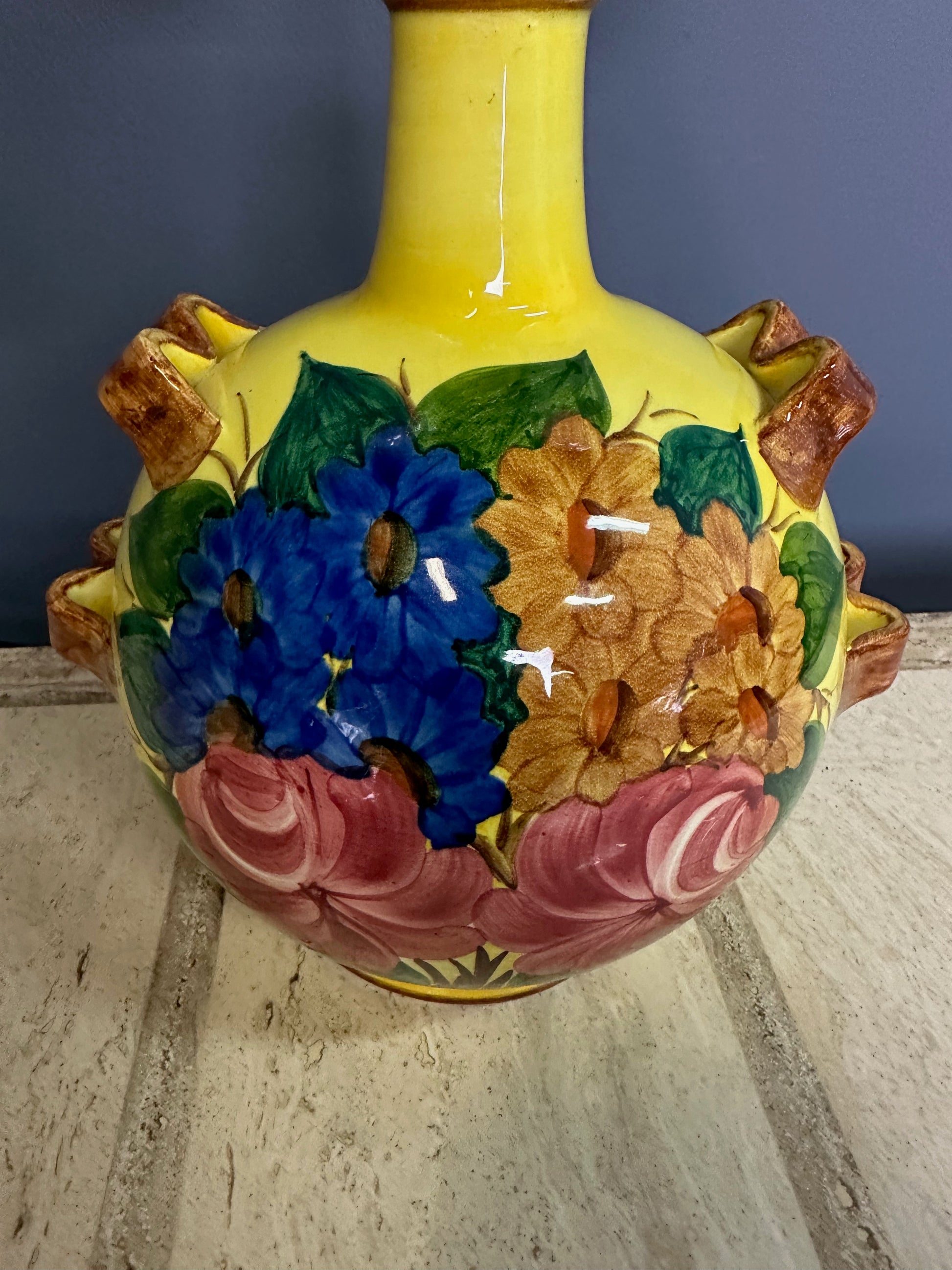 Cantagalli Renaissance Revival Majolica Table Lamp – Hand-Painted Yellow Ceramic Base with Vibrant Floral Design