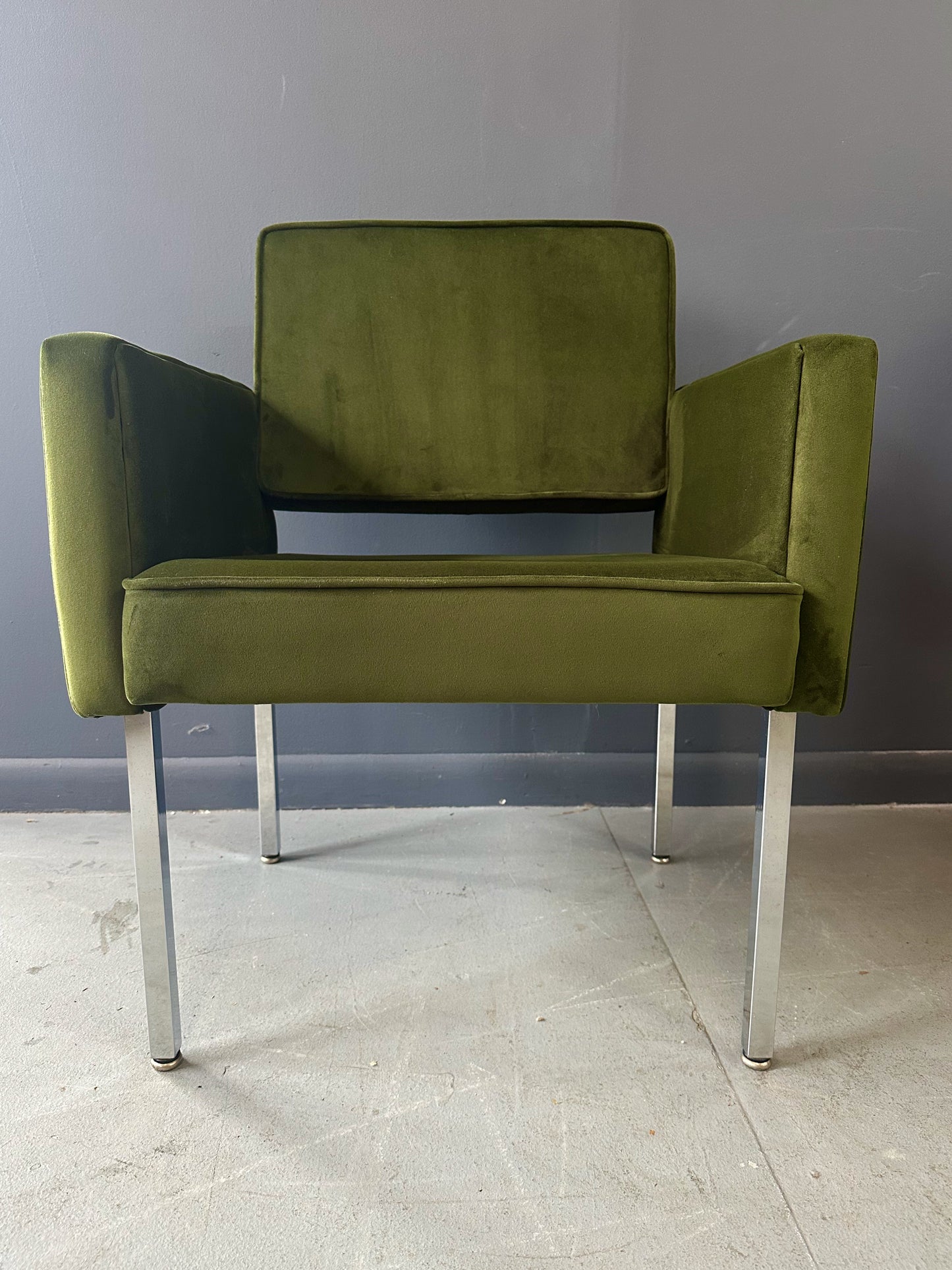 Mid Century Modern Green Velvet Armchair with Chrome Legs – Knoll Style Upholstered Lounge Chair