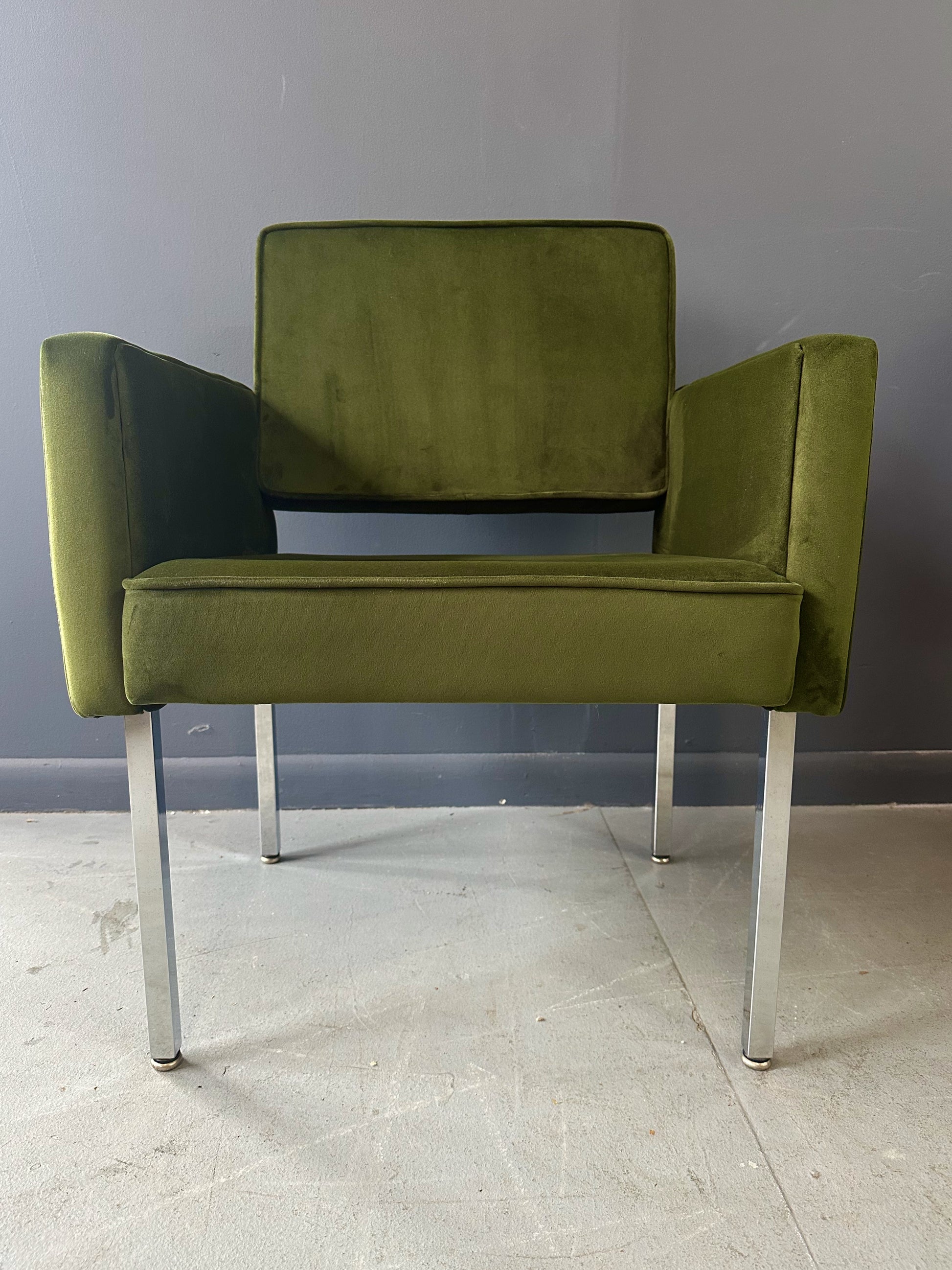 Mid Century Modern Green Velvet Armchair with Chrome Legs – Knoll Style Upholstered Lounge Chair