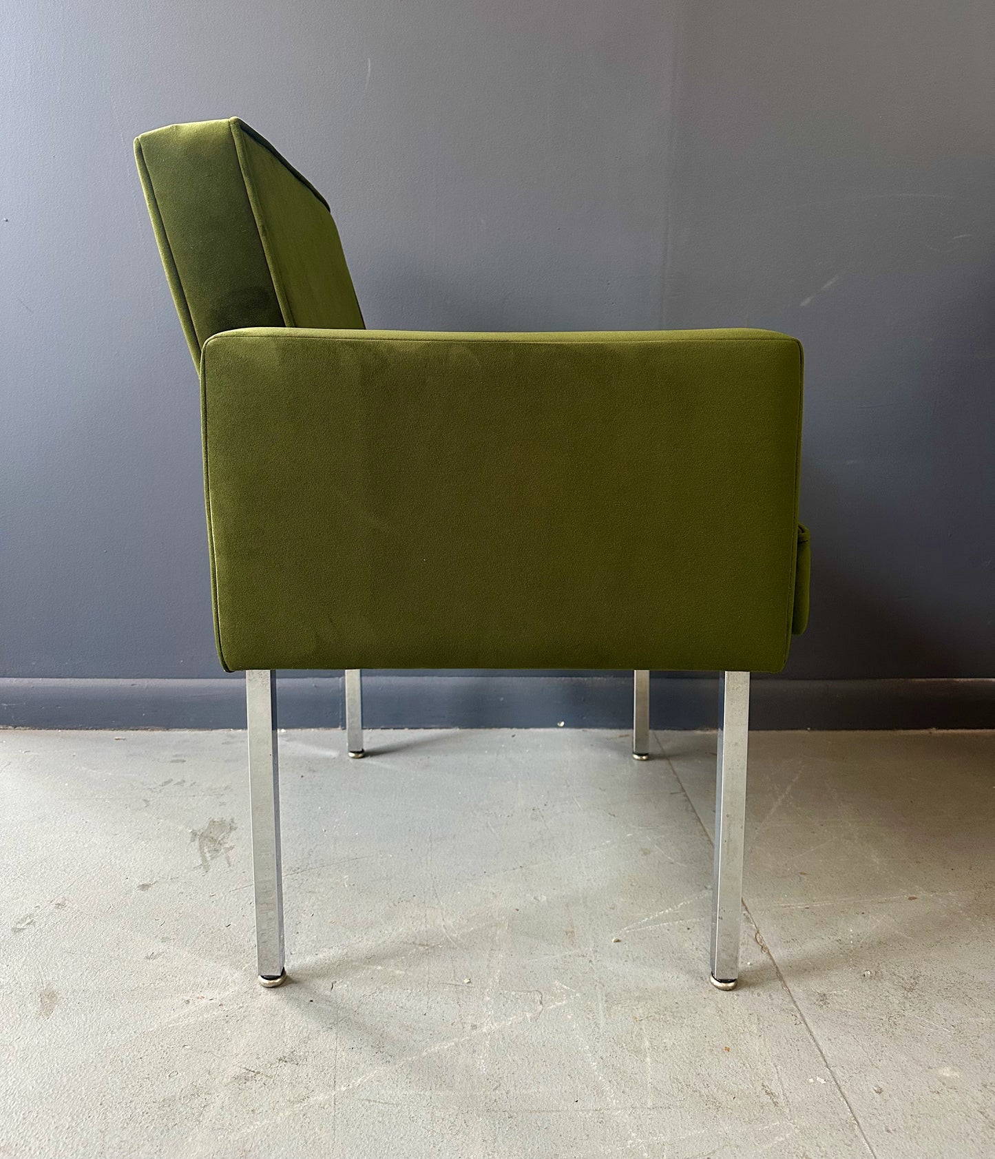 Mid Century Modern Green Velvet Armchair with Chrome Legs – Knoll Style Upholstered Lounge Chair
