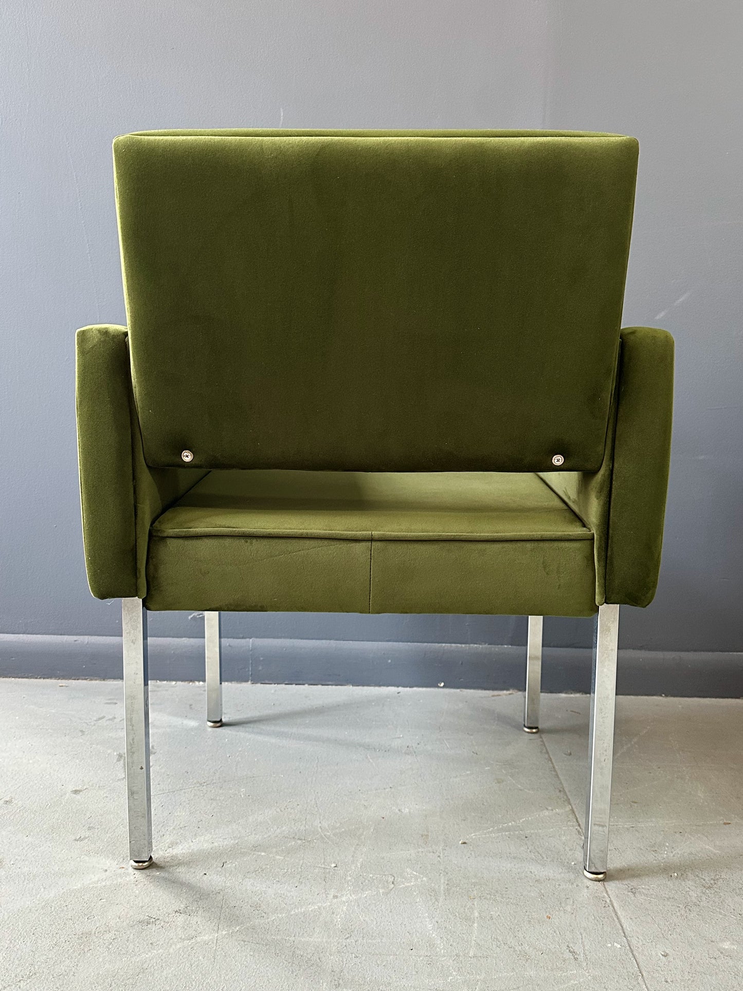 Mid Century Modern Green Velvet Armchair with Chrome Legs – Knoll Style Upholstered Lounge Chair