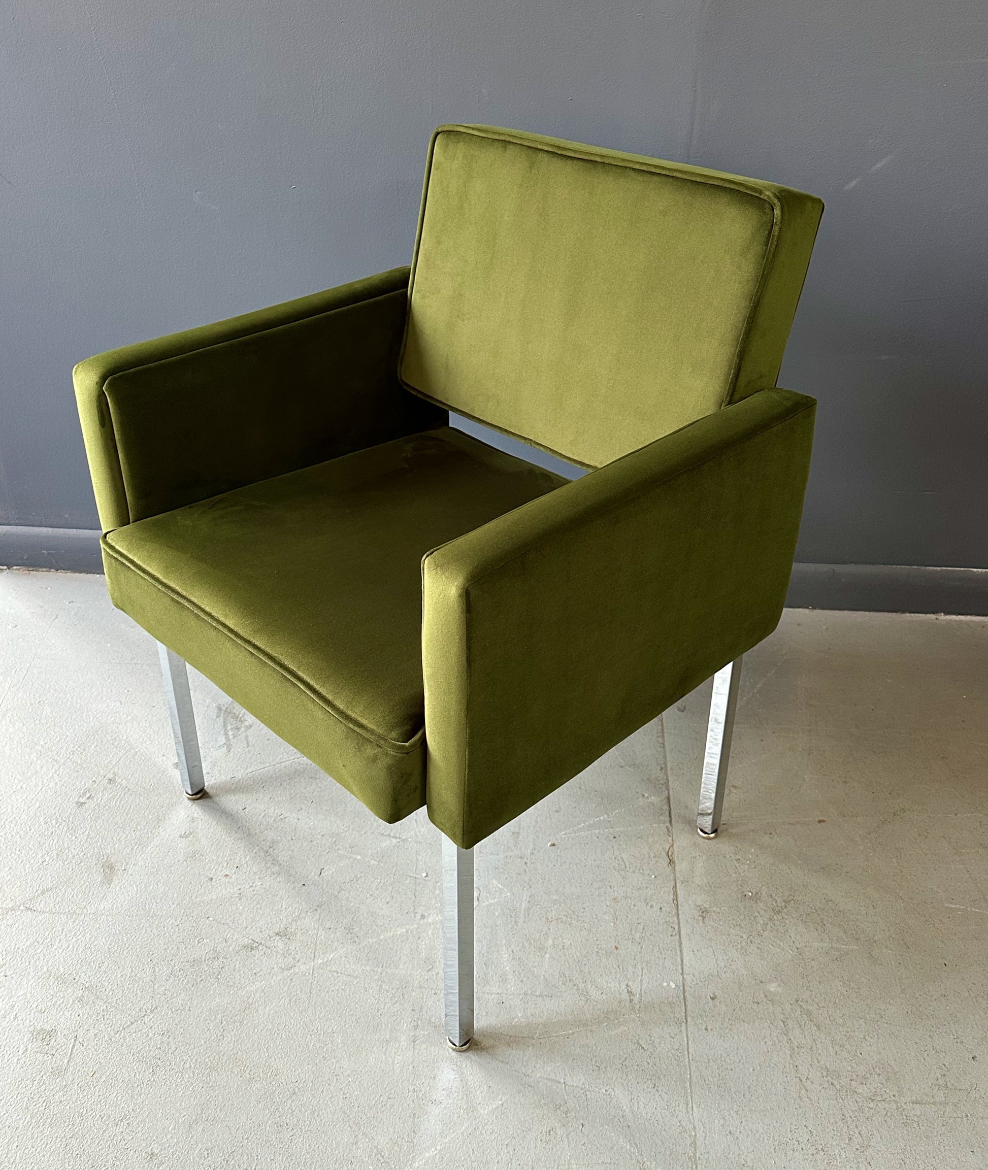 Mid Century Modern Green Velvet Armchair with Chrome Legs – Knoll Style Upholstered Lounge Chair