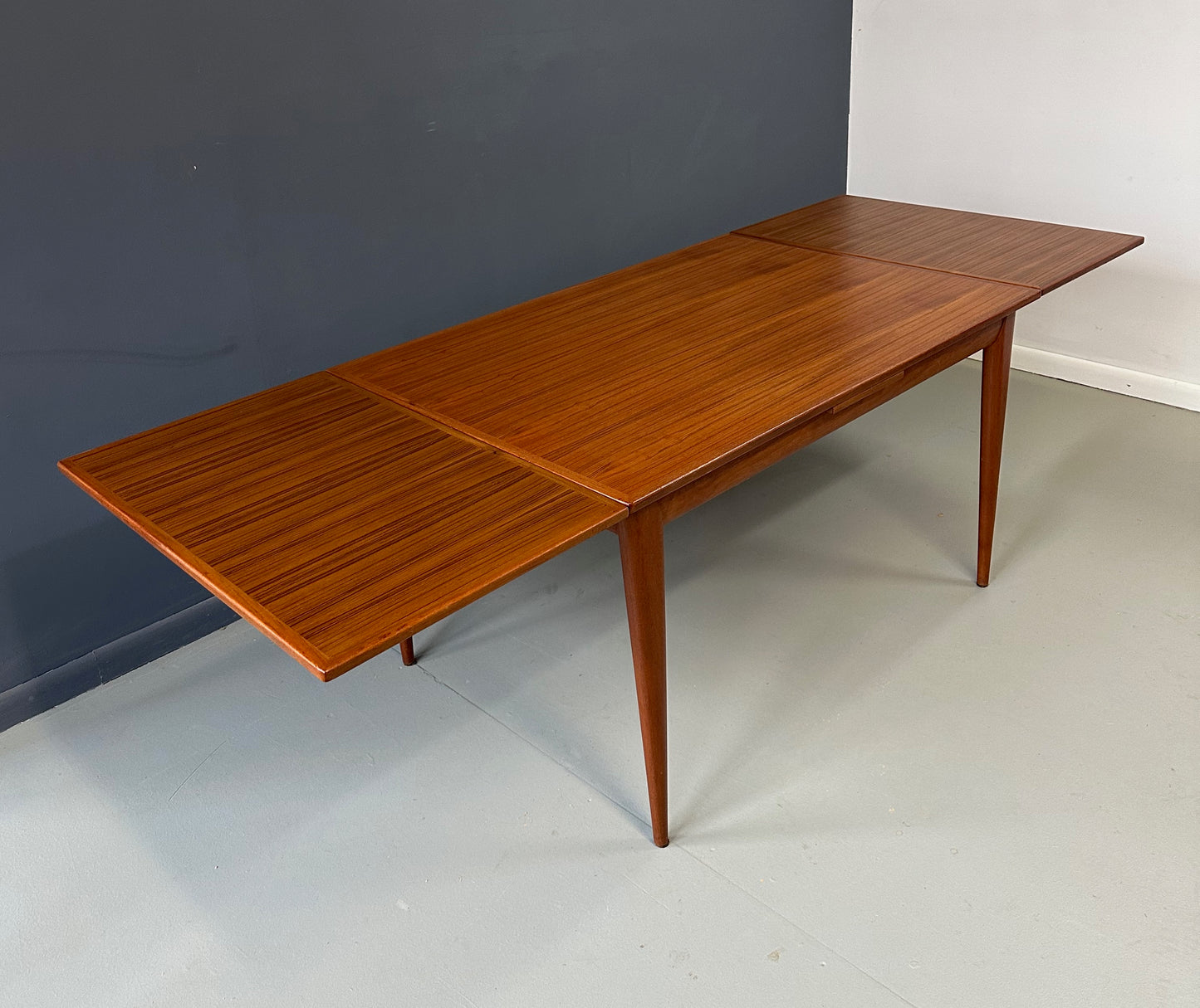 Mid-Century Modern Teak Dining Table – Vintage Scandinavian Design, Rectangular Table with Tapered Legs, Minimalist MCM Furniture