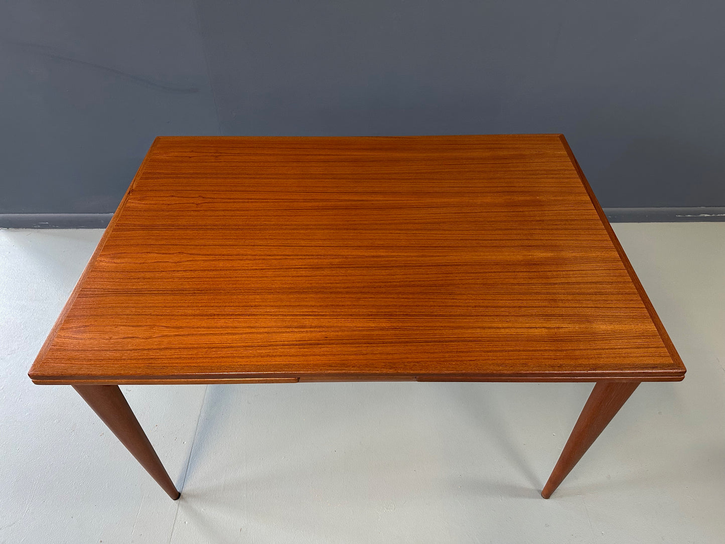 Mid-Century Modern Teak Dining Table – Vintage Scandinavian Design, Rectangular Table with Tapered Legs, Minimalist MCM Furniture