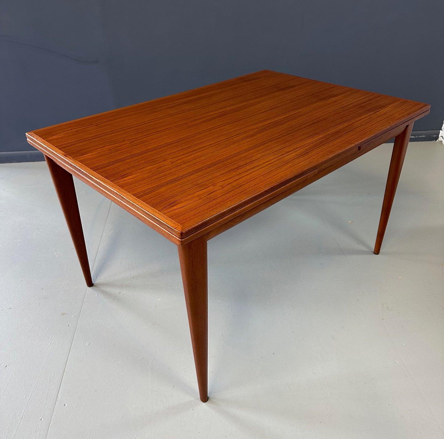 Mid-Century Modern Teak Dining Table – Vintage Scandinavian Design, Rectangular Table with Tapered Legs, Minimalist MCM Furniture