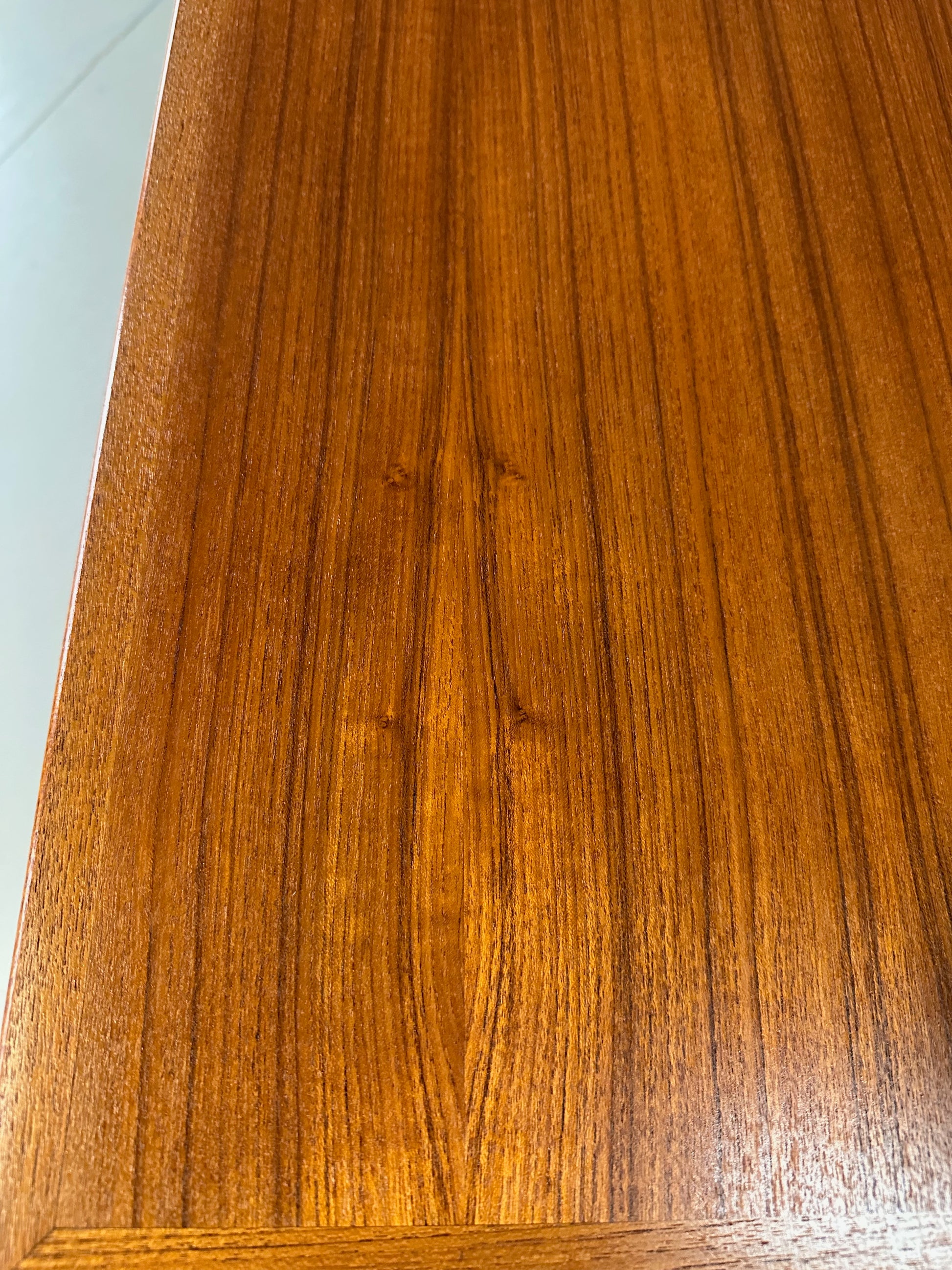 Mid-Century Modern Teak Dining Table – Vintage Scandinavian Design, Rectangular Table with Tapered Legs, Minimalist MCM Furniture