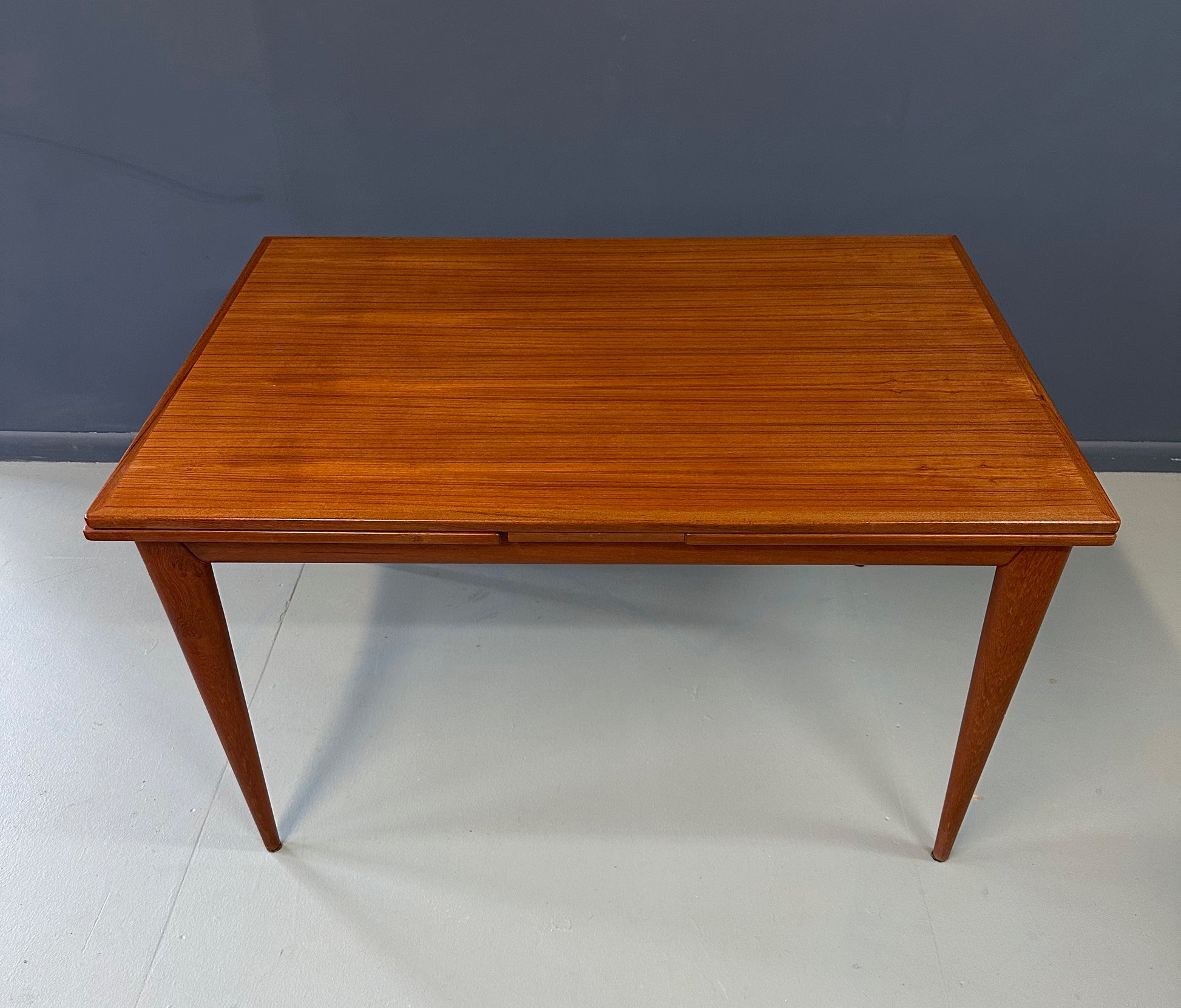 Mid-Century Modern Teak Dining Table – Vintage Scandinavian Design, Rectangular Table with Tapered Legs, Minimalist MCM Furniture