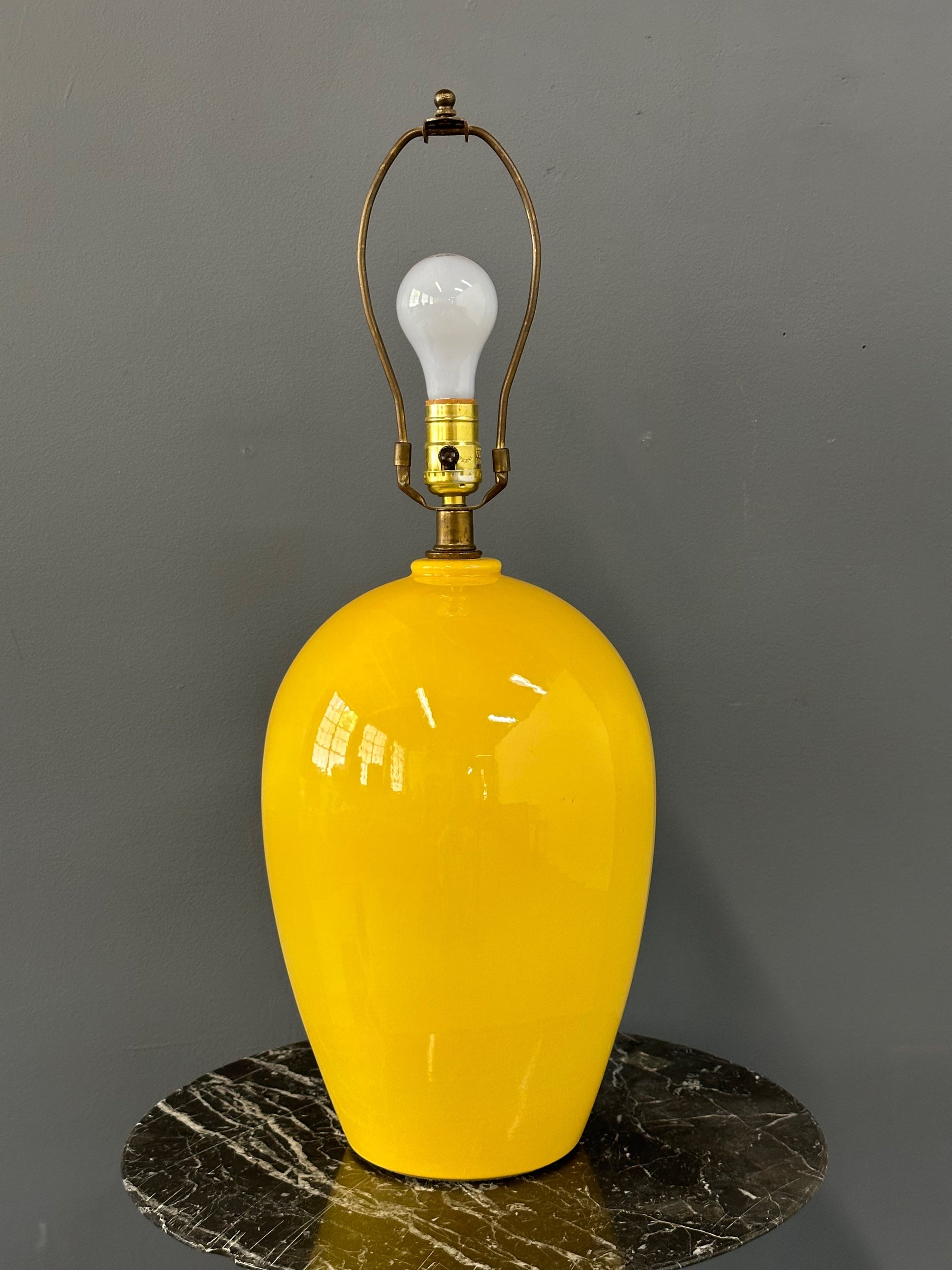 1970s Haeger Yellow Ceramic Table Lamp – Large Mid-Century Modern Accent Lighting, Bold Intense Yellow Glaze, Iconic Vintage Design Statement