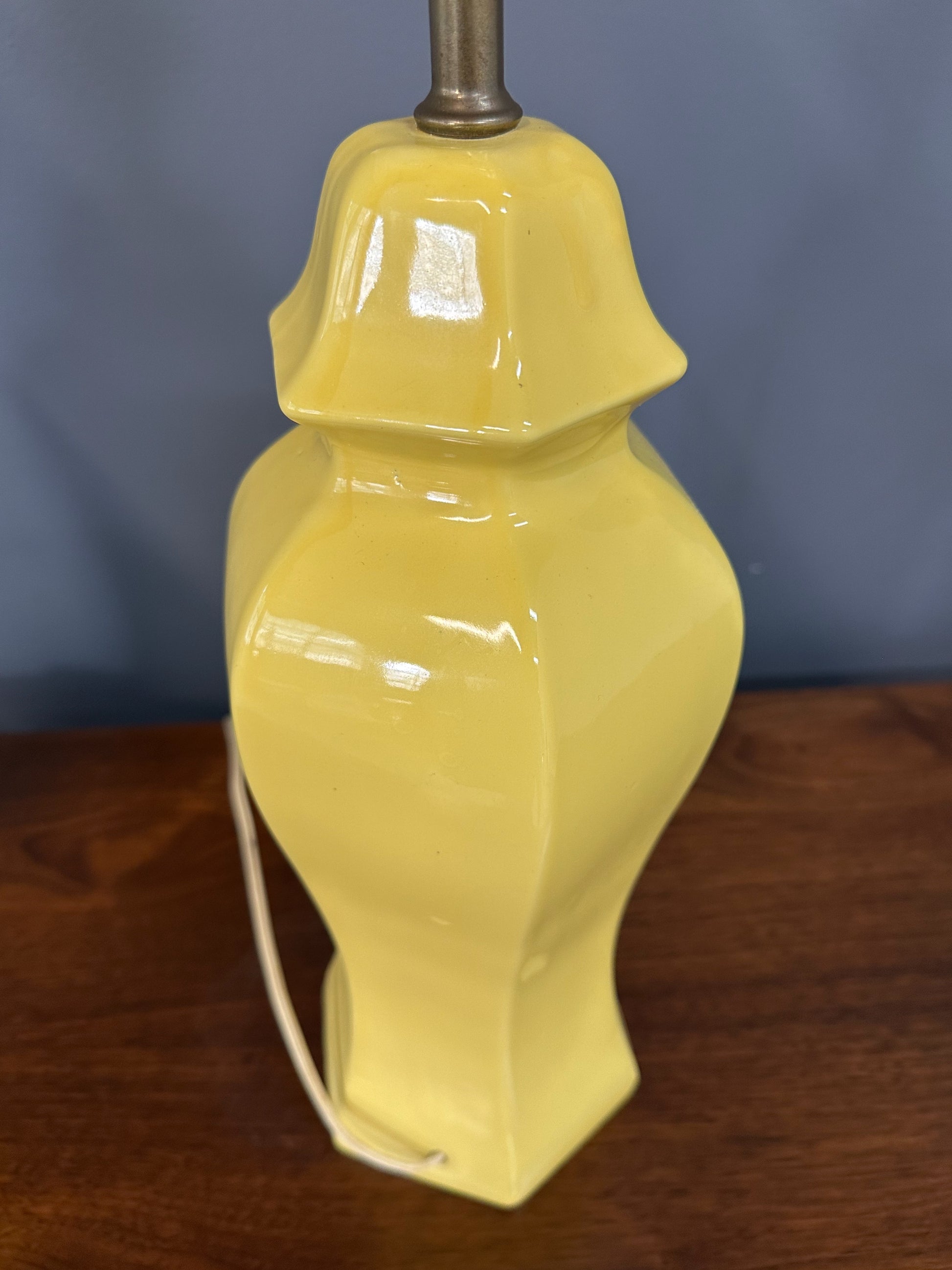 1970s yellow Chinoiserie lamps, Mid-Century modern ceramic lighting pair