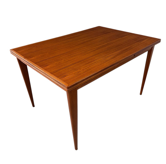 Mid-Century Modern Teak Dining Table – Vintage Scandinavian Design, Rectangular Table with Tapered Legs, Minimalist MCM Furniture