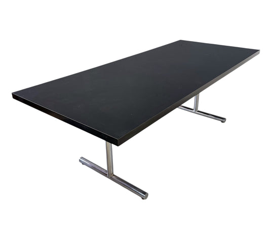 Mid-Century Modern "Omega" table designed by Hans Eichenberger for Stendig