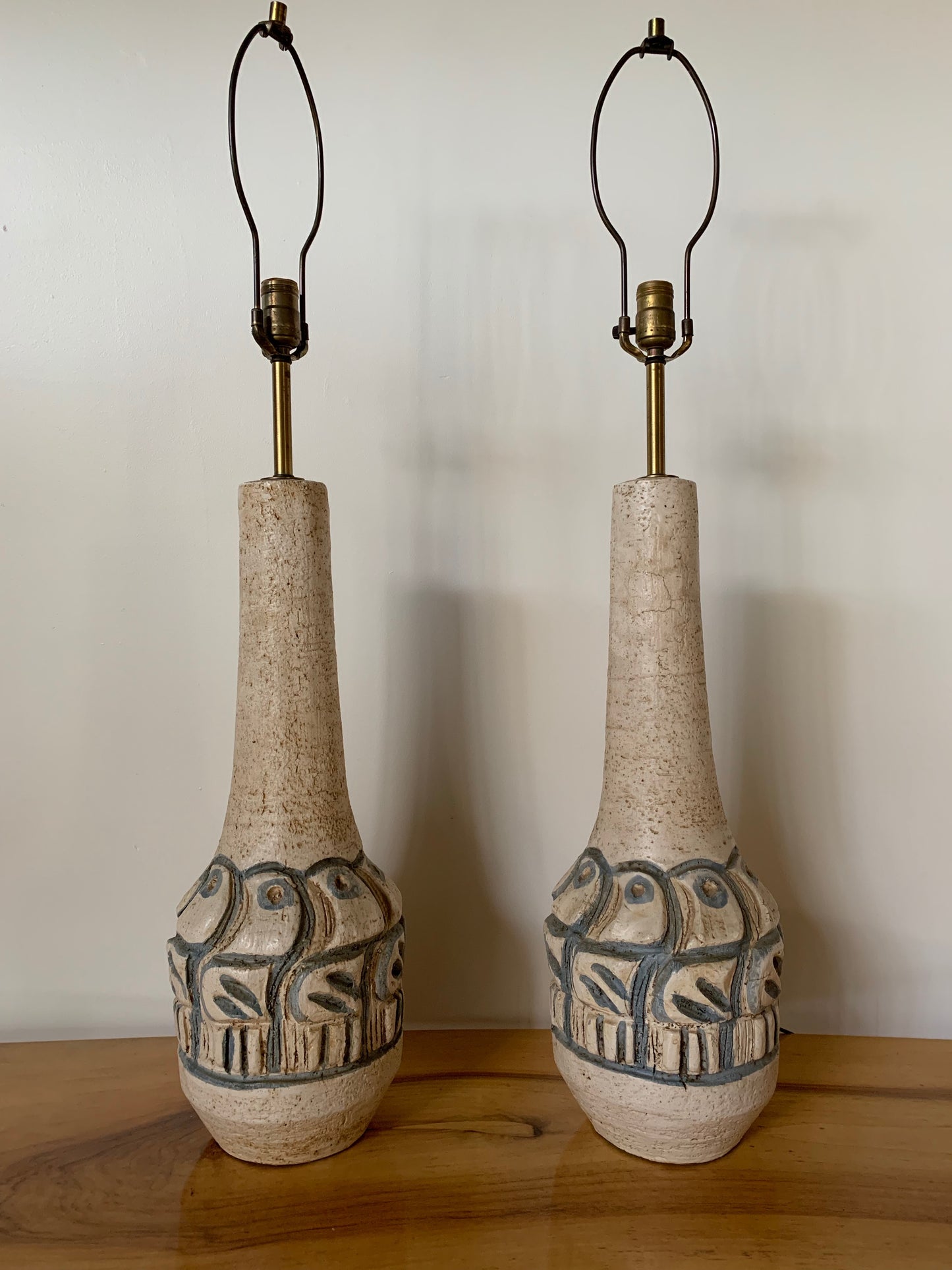 SOLD – Raymor Ceramic Mid Century Lamp with Incised Birds in the Style of Aldo Londi