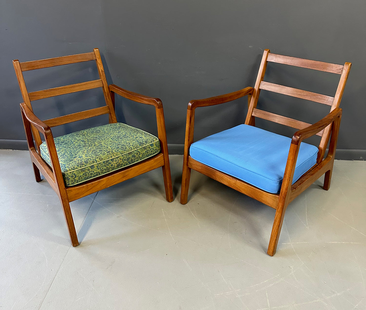 SOLD – Pair of Danish Teak Easy Chairs FD-109 by Ole Wanscher, 1950s with Ottoman Mid Century