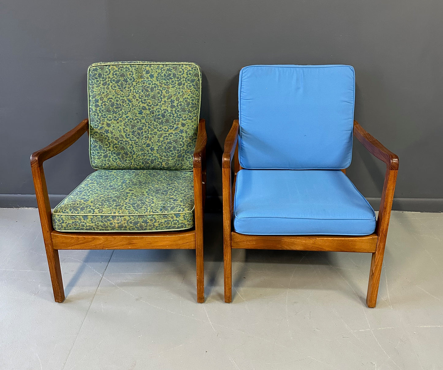 SOLD – Pair of Danish Teak Easy Chairs FD-109 by Ole Wanscher, 1950s with Ottoman Mid Century