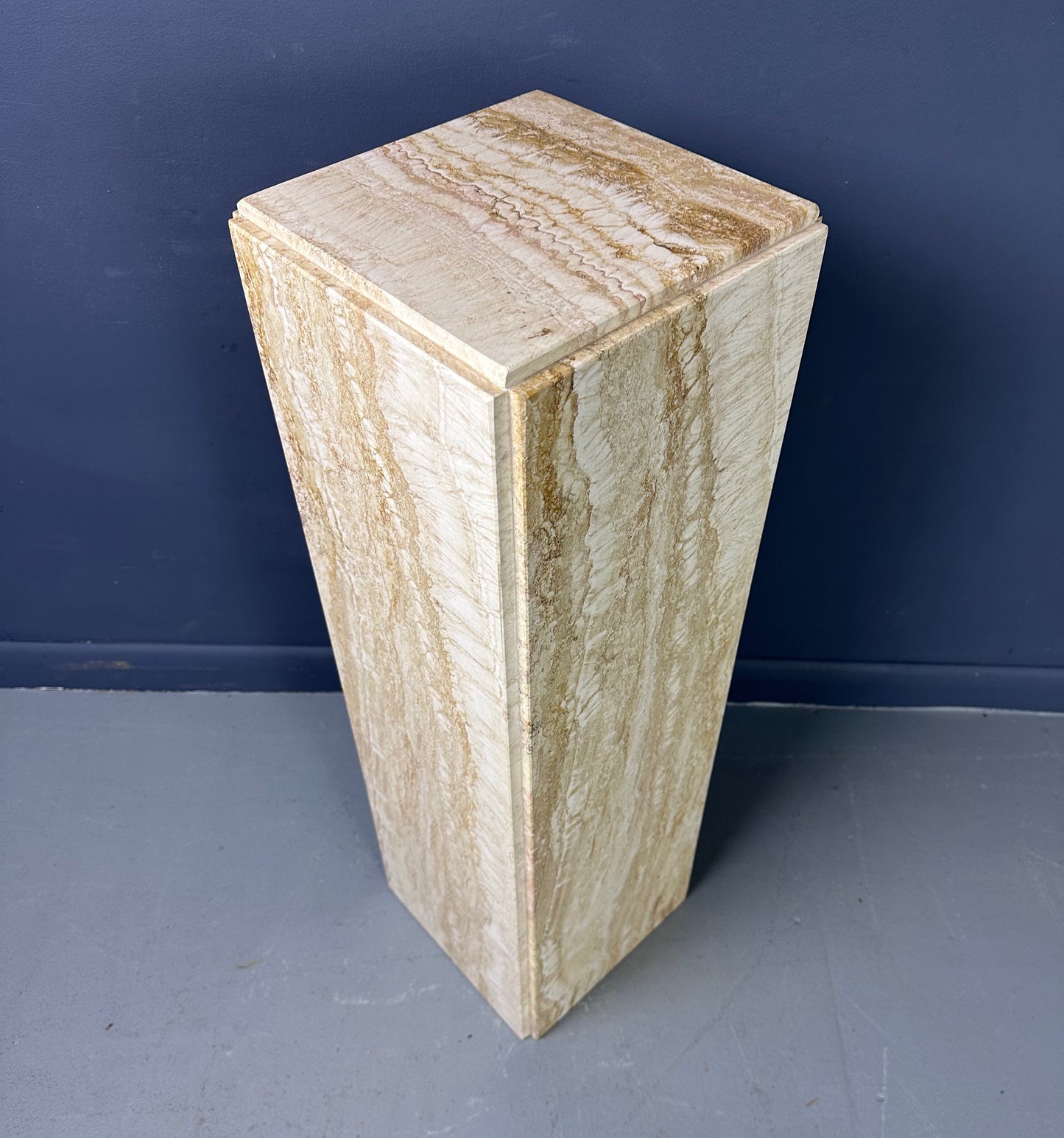 Mid-Century Beautifully Variegated Travertine 1980s Pedestal