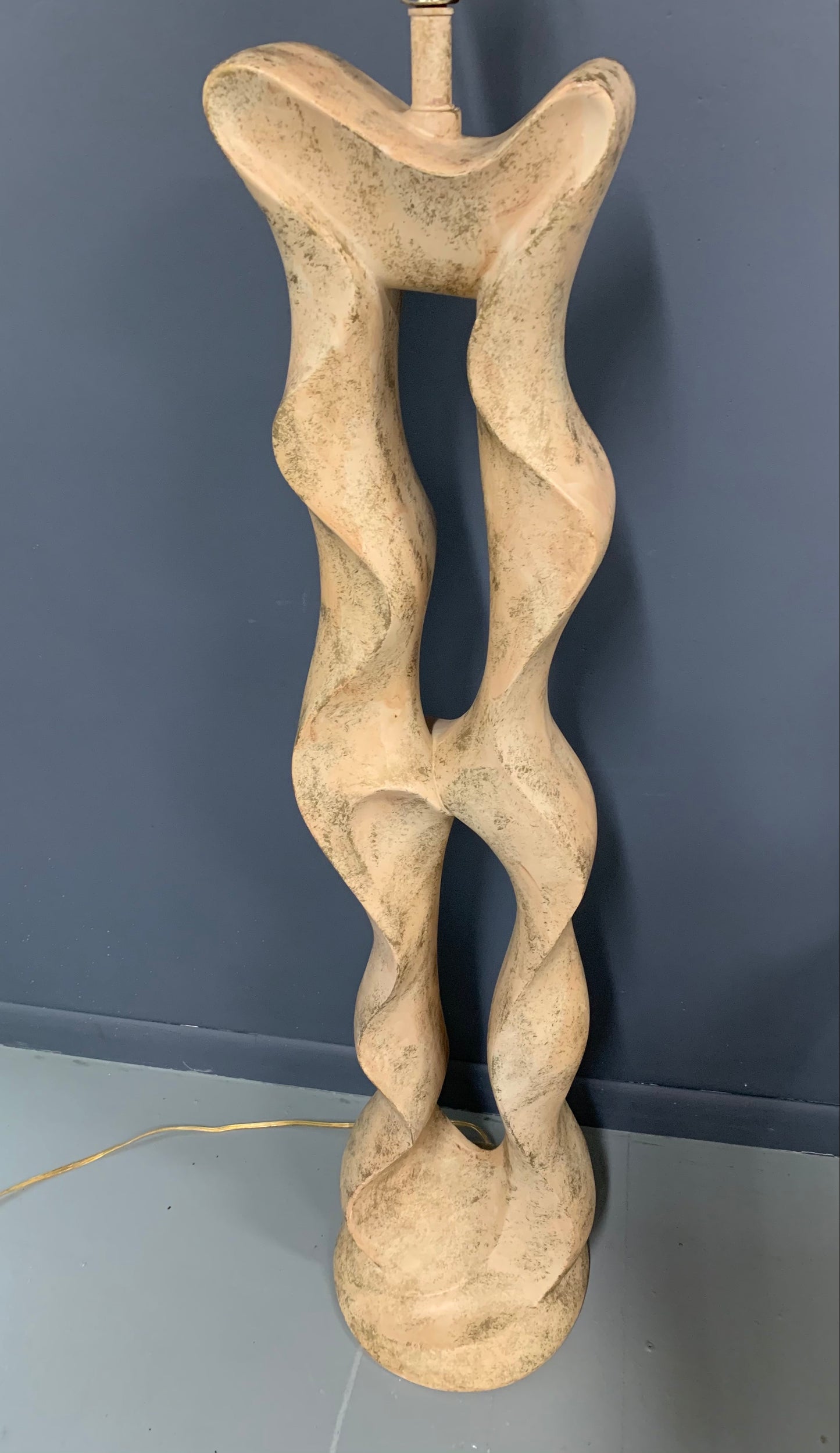 SOLD – 1980s Post Modern Plaster Floor lamp in a Free Form Ribbon Motif