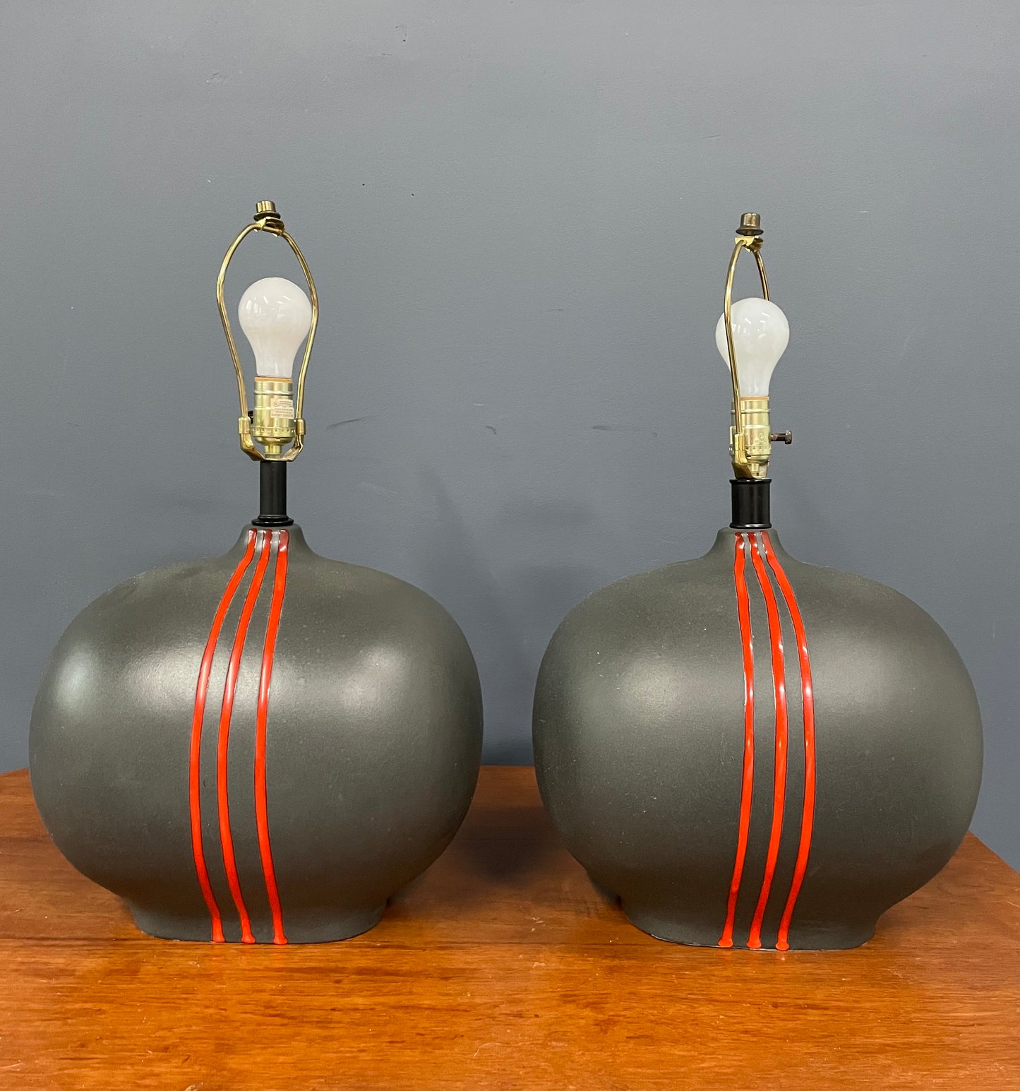 SOLD – Post Modern Ceramic Lamps by Sunset Cosco in Grey and Flaming Red